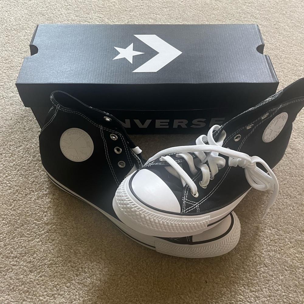 Converse NWT